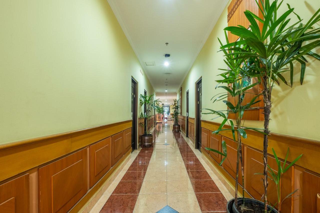 Hotel Capital O 1010 Isola